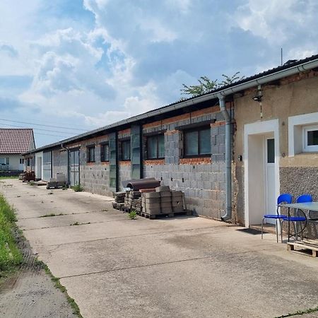 Apartmany Vinarstvi Klucov Lstibor 外观 照片